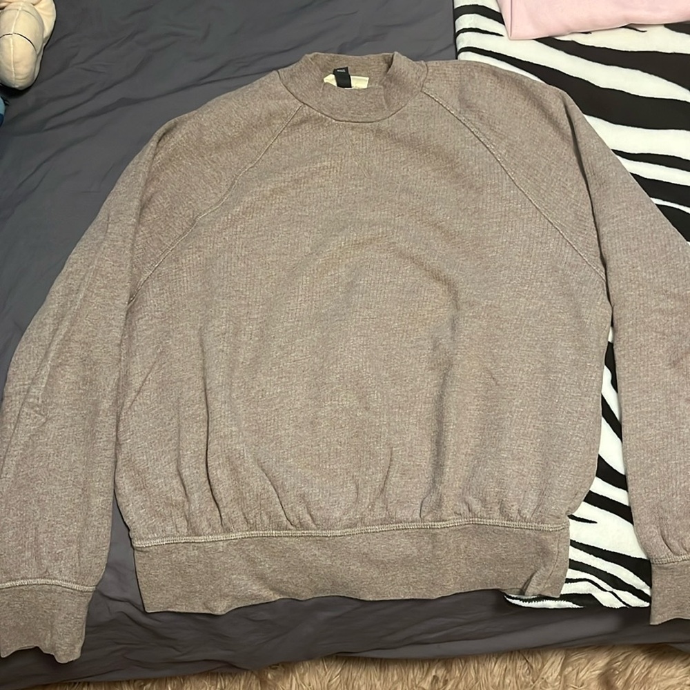Universal thread taupe crewneck